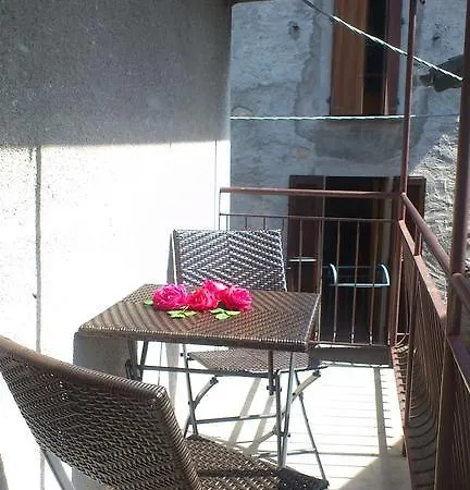 La Turr De Mezz Guest house Nesso