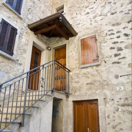 La Turr De Mezz Gasthof Nesso